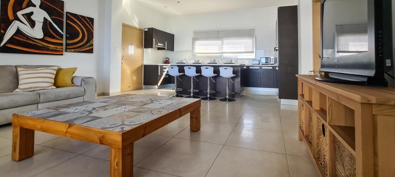 Phaedrus Living: Seafront Luxury Flat Pallini Court 113 بروتاراس المظهر الخارجي الصورة