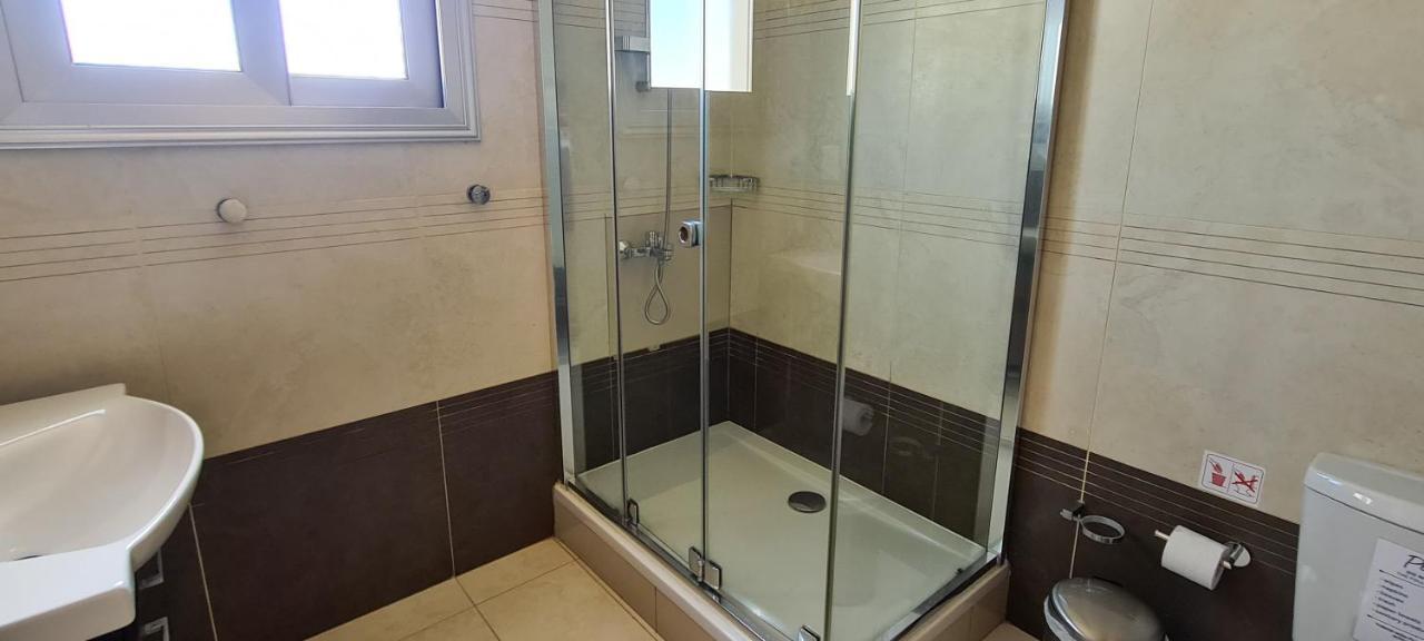 Phaedrus Living: Seafront Luxury Flat Pallini Court 113 بروتاراس المظهر الخارجي الصورة